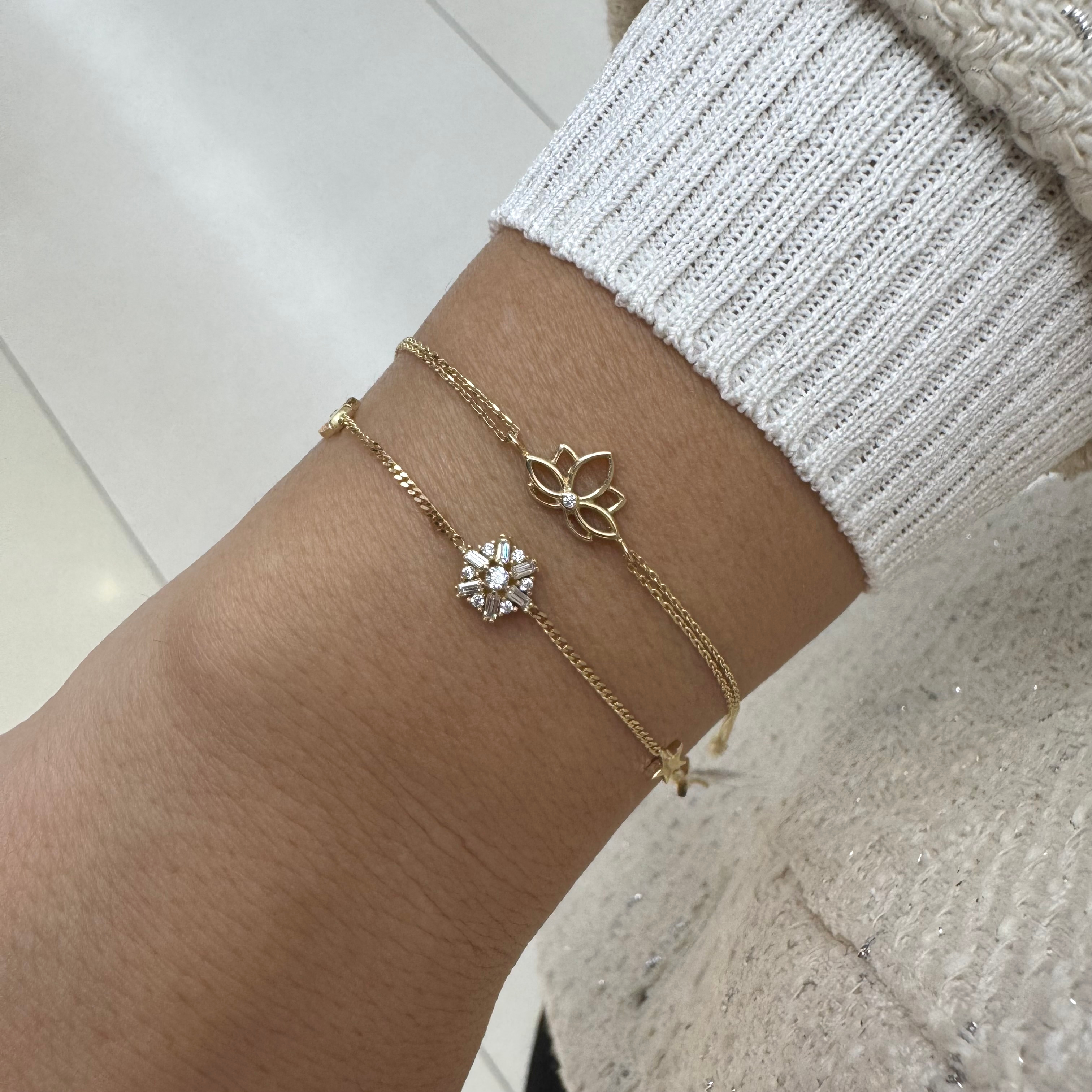 14 Ayar Altın Bagetli Çiçek ve Yıldız Bileklik - CNG Jewels (1)
