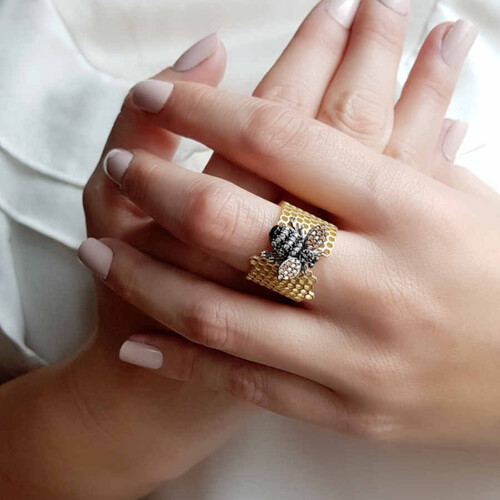 CNG Jewels - Arı Peteği Deseni Üstünde Renkli Arı Bayan Gümüş Yüzük