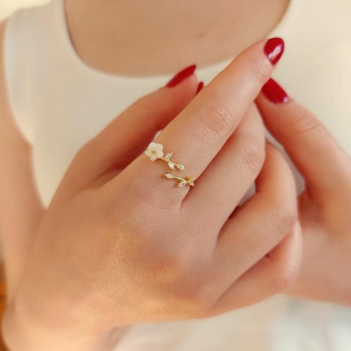CNG Jewels - Beyaz Çiçekli İnce Trend Gold Gümüş Bayan Yüzük