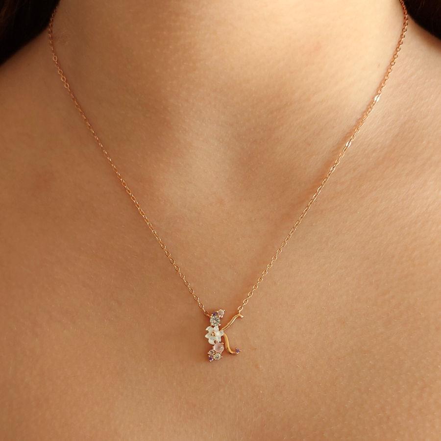 Çiçekli K Harfi Gümüş Kadın Kolye - CNG Jewels (1)