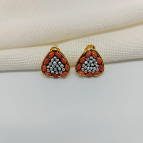 Design Triangle Coral and Natural Pearl Earrings - Thumbnail