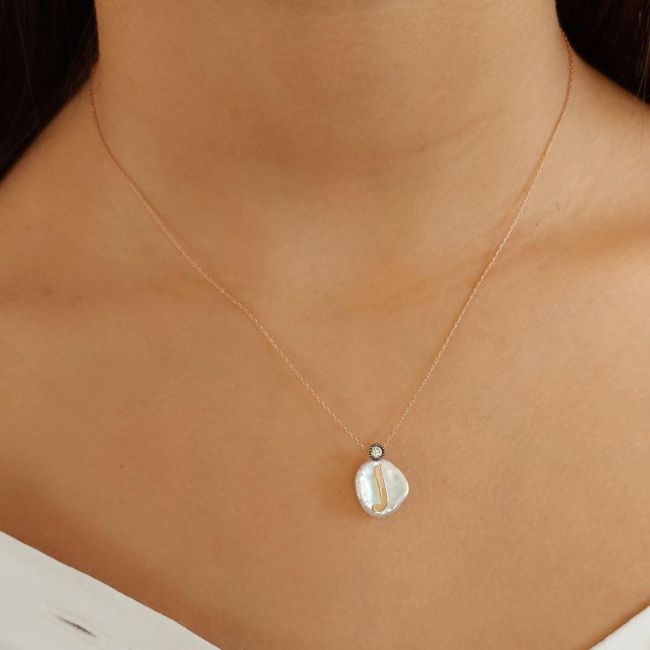 Doğal İnci Üzeri J Harfi Gümüş Kadın Kolye - 1