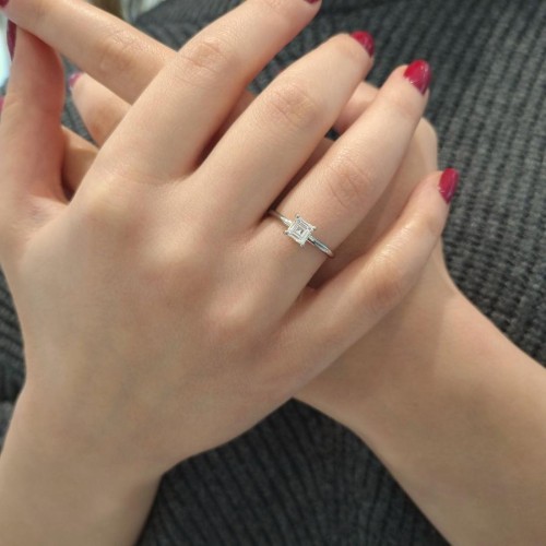 Kare Zümrüt Kesim Tektaş Gümüş Kadın Yüzük - CNG Jewels (1)