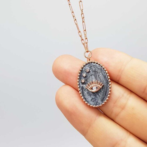 Kirpikli Göz Madalyon Gümüş Kadın Kolye - 1