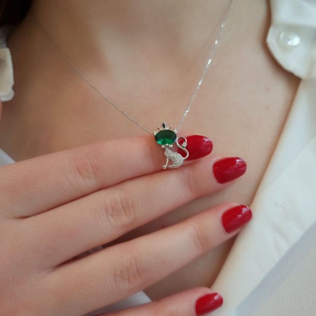 Queen Cat 14K White Gold Necklace - 3