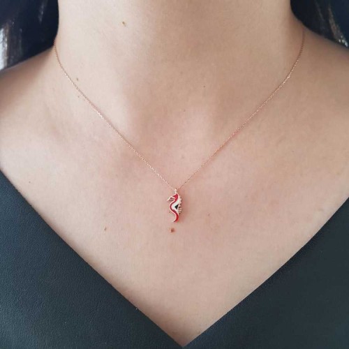 CNG Jewels - Minik Kırmızı Renkli Deniz Atı Gümüş Bayan Kolye