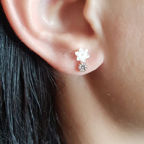 Minik Sedef Çiçek Tektaşlı Gümüş Kadın Küpe - 1