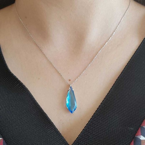 CNG Jewels - Modern Damla Kesim Mavi Topaz Renk Taşlı Gümüş Bayan Kolye