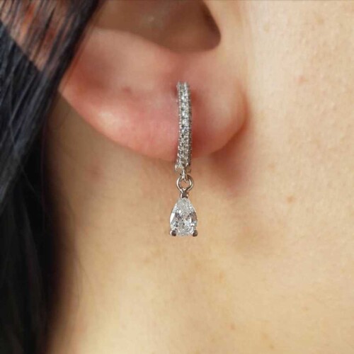 CNG Jewels - Pırlanta Modeli Sallantılı Damla Tek Taş Gümüş Küpe