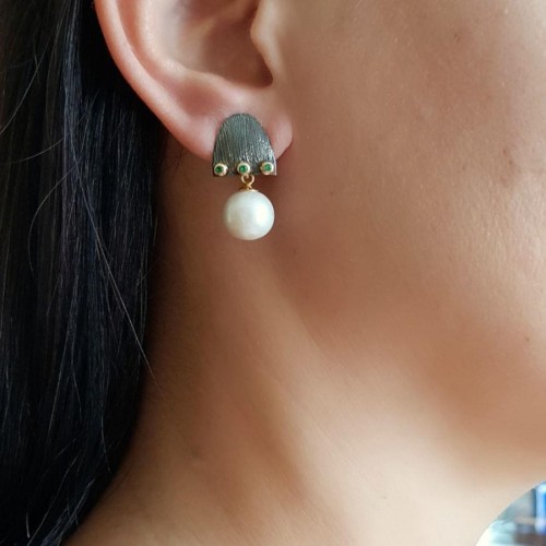 Design Handmade Green Stone Capello Natural Pearl Silver Women's Earrings - CNG Jewels