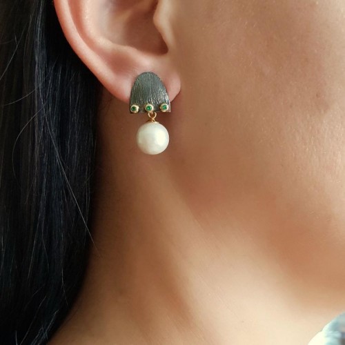 Design Handmade Green Stone Capello Natural Pearl Silver Women's Earrings - CNG Jewels (1)