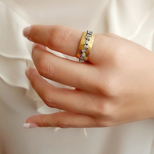 CNG Jewels - Tasarım Zikzak Baget Taşlı Gold Gümüş Bayan Yüzük