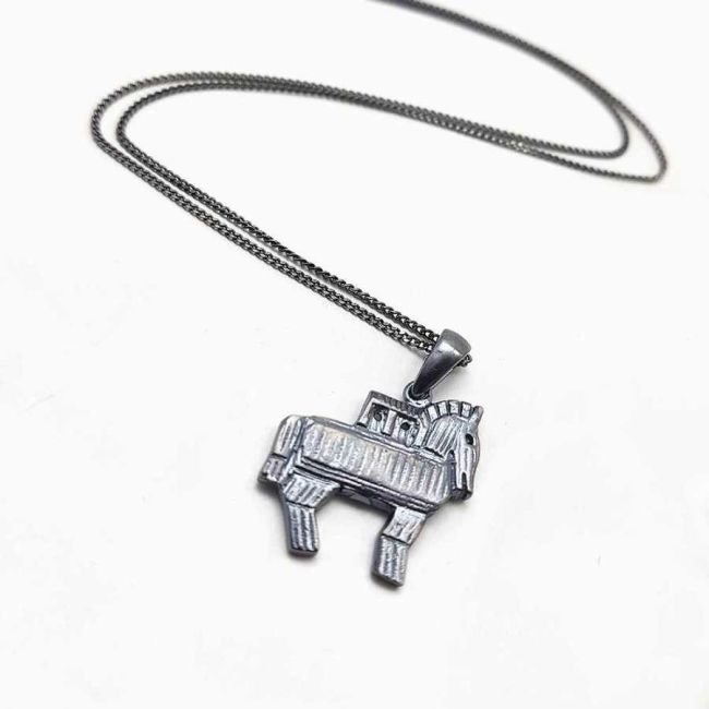 Taşsız Mat Siyah Truva Atı Gümüş Erkek Kolye - 1