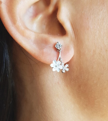 CNG Jewels - Tektaş Sallantılı Beyaz Çiçekli Gümüş Bayan Küpe